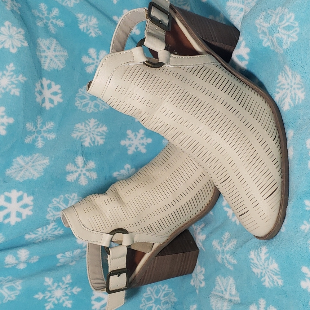 Sugar cream man made leather sling back heels